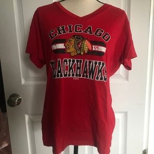 Chicago Blackhawks Hockey NHL Size XL Women's V-Neck T-shirt